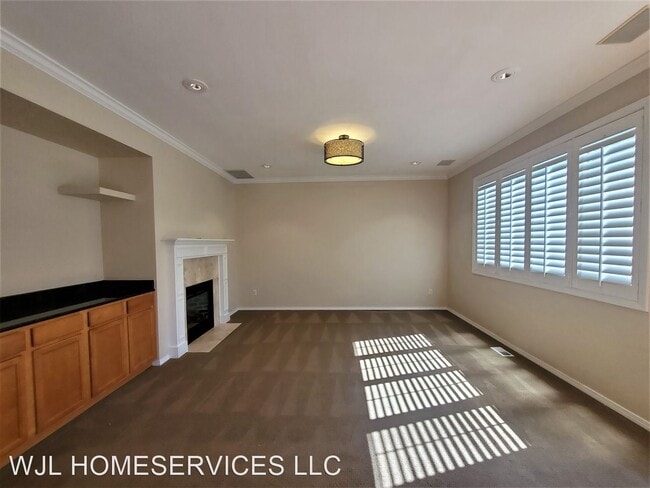 Building Photo - 4 br, 2.5 bath House - 24039 SE 12th PL