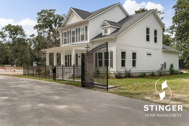 Building Photo - 4 Bedroom / 3.5 Bath For Rent In Wrights P...