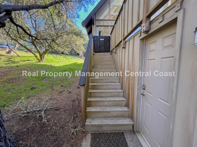 Foto del edificio - LEASE PENDING - Charming Home in Cambria -...