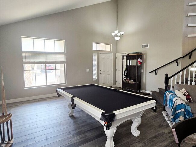 Foto del edificio - 2 story 3-bed, 2-bath home in San Tan Valley!