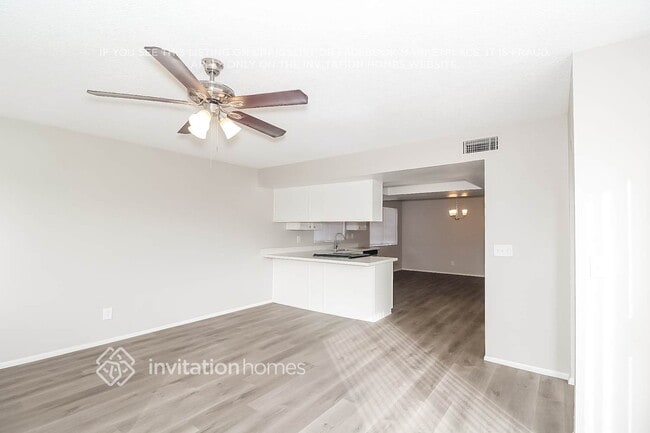 Foto del edificio - 4243 W Michelle Dr