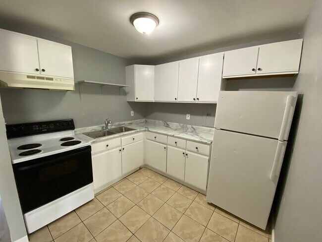 Building Photo - 559 Ashland Ave