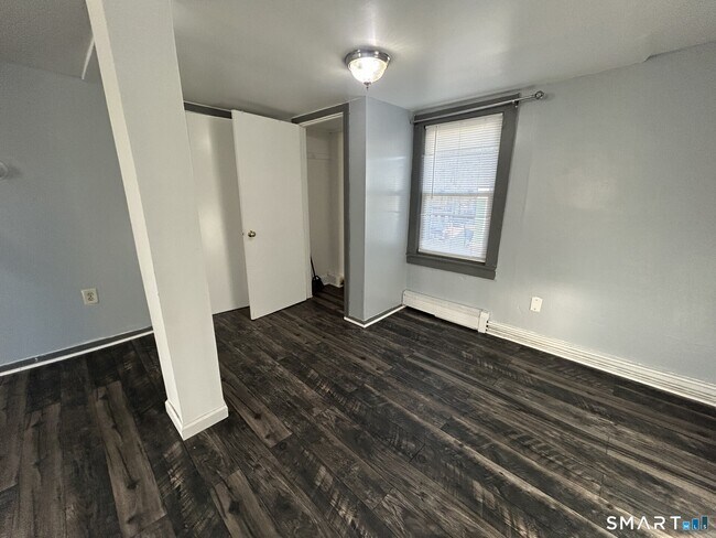 Building Photo - 288 Litchfield St