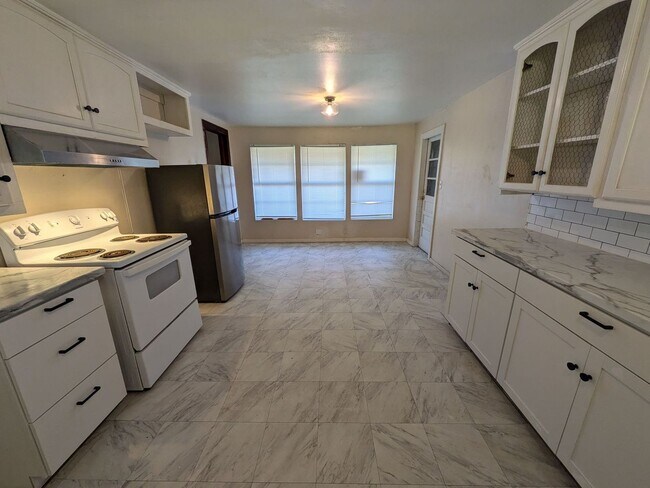 Foto del edificio - 475 Mitchell St