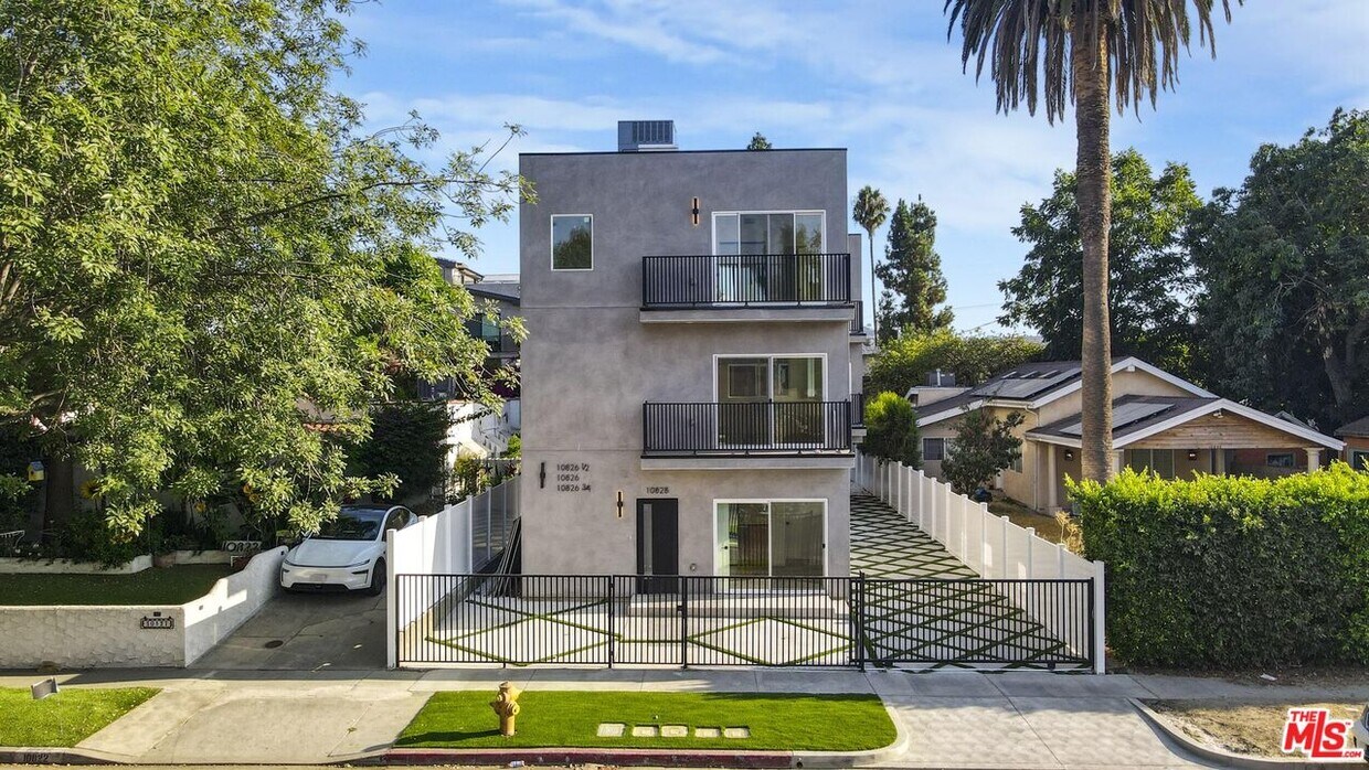 Foto principal - 10828 Hesby St