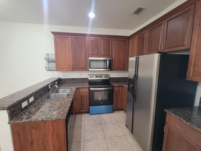 Building Photo - 4262 Coventry Pointe Way