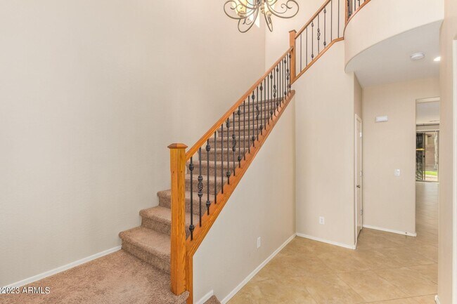 Building Photo - 3561 E Oakland St