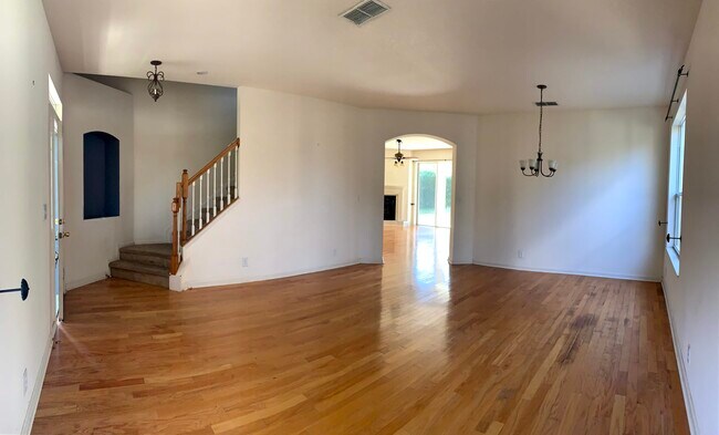 Building Photo - 410 Stewart Park Ln