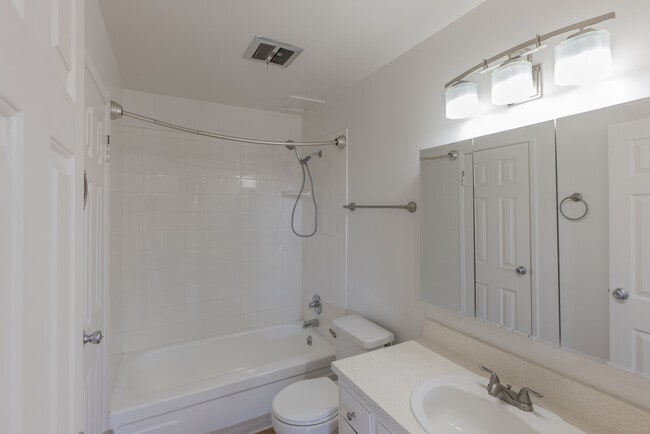 Building Photo - The Flair