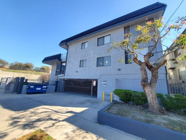Building Photo - 4638 Tilden Ave