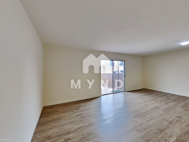 Building Photo - 3 br, 1.5 bath Condo - 5987 Mack Rd Apartment