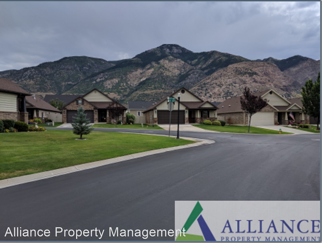 3 br, 2.5 bath House 1670 N 450 E House for Rent in North Ogden, UT