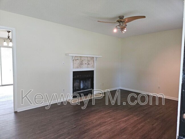 Building Photo - 3301 Westcliffe Ct