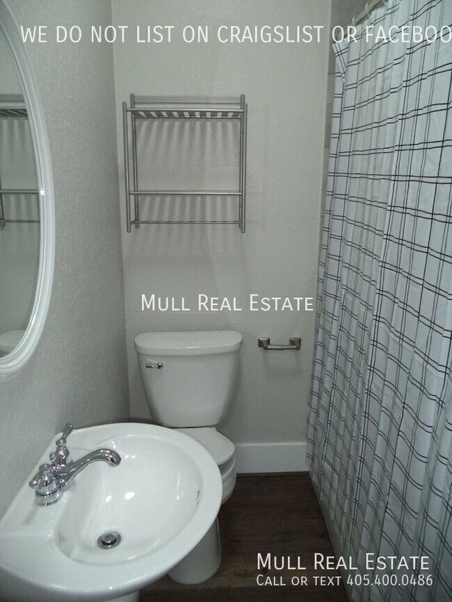 Building Photo - Guthrie Upstairs Apartment in a Fourplex w...