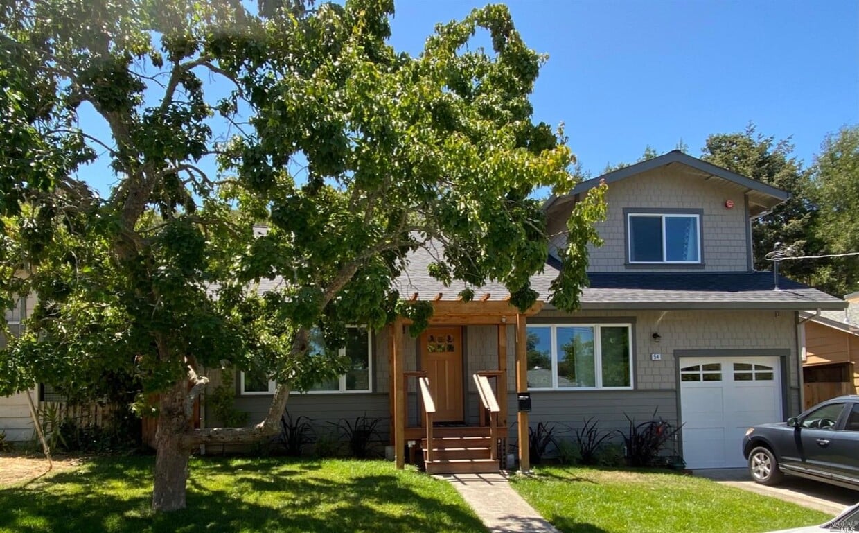 Primary Photo - 54 Hillview Ave
