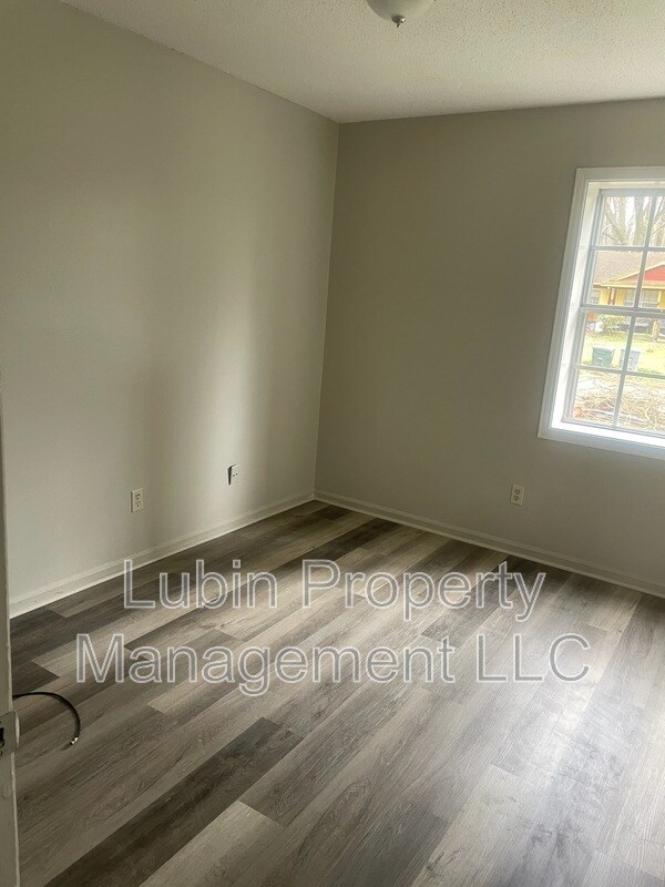 Building Photo - 3606 Voltaire Ave
