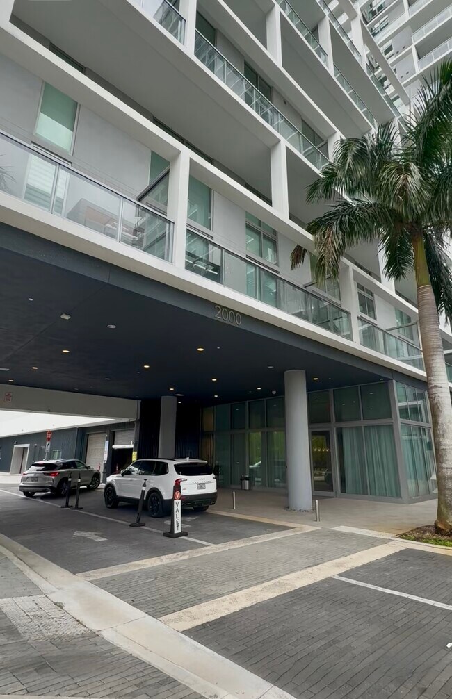 Building Photo - 2000 Metropica Way