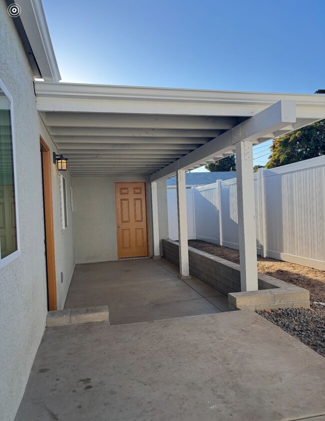 Foto del edificio - 2 bedrooms 1 bath home in San Diego