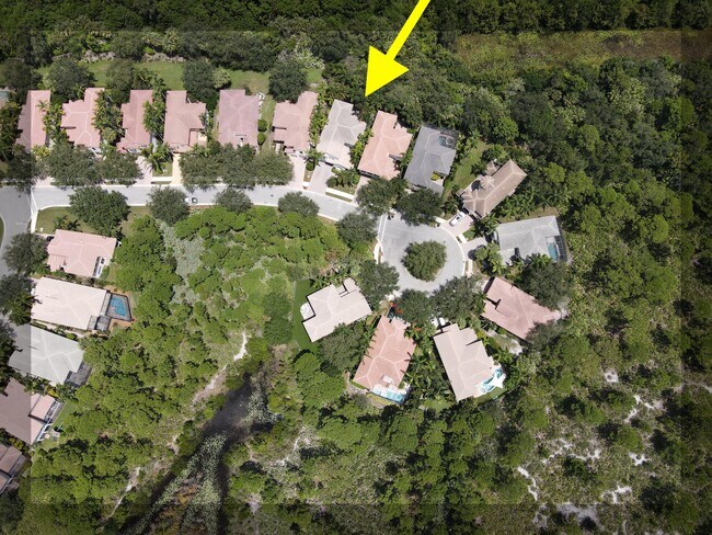Foto del edificio - 1618 Nature Ct