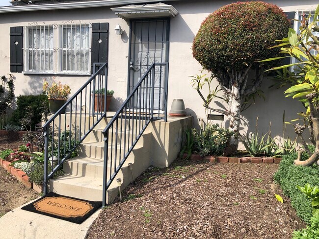 Foto del edificio - 4933 W 20th St