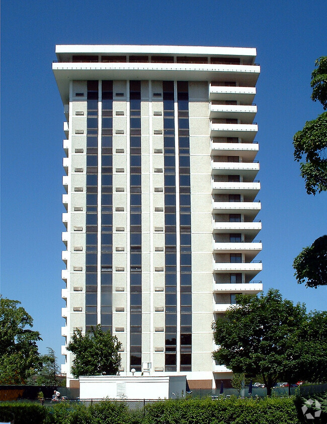 View from the west - Channel Club Tower