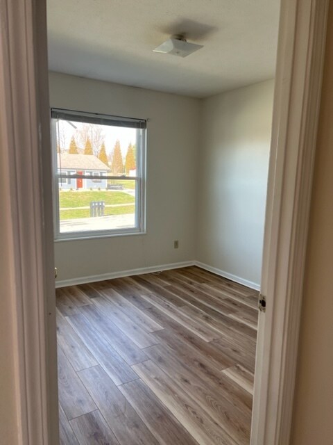 Foto del edificio - 1307 Farmingdale Dr