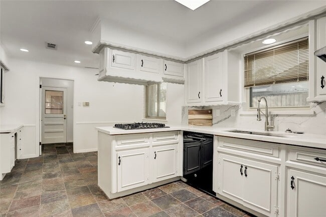 Photo - 5735 Wigton Dr House