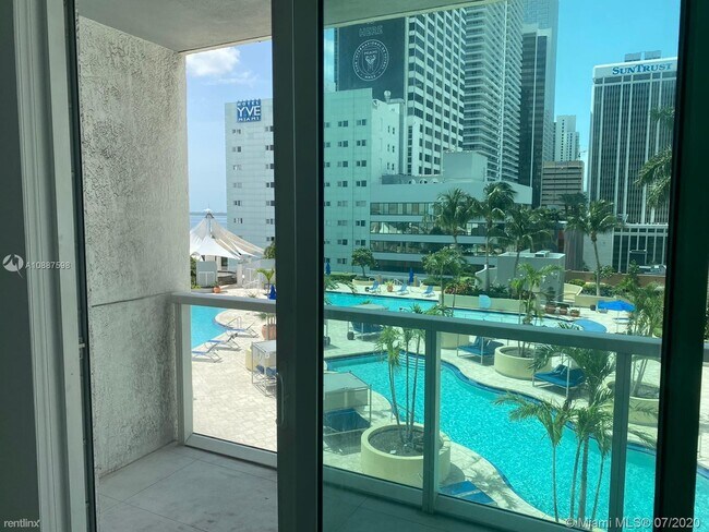 Foto del edificio - 2 br, 2 bath  - Vizcayne North Condo