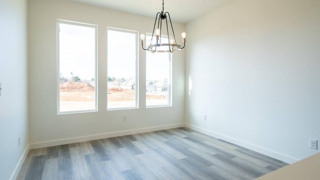 Building Photo - Modern Home in East Edmond + 4 bed + 3.5 bath + 3 Car Garage