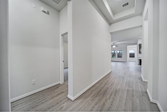 12 ft. Pasillo de entrada al techo - 23210 Twilight Oaks Ct
