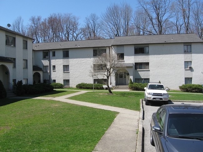 Building Photo - The Gardens at Mount Kisco