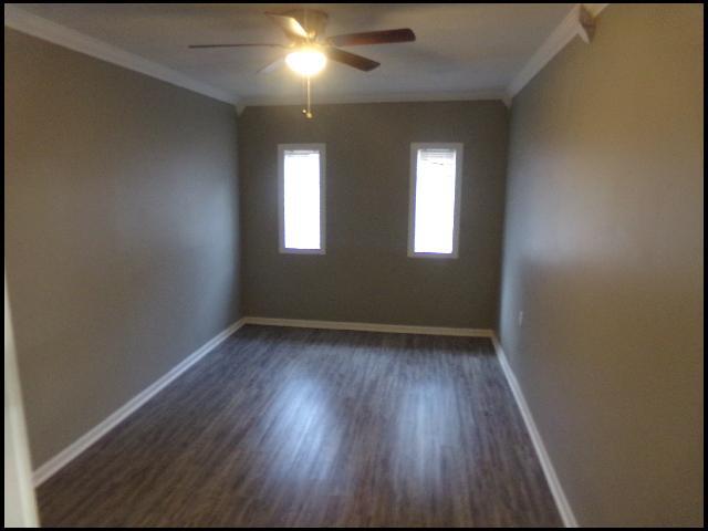 Foto del edificio - 5408 Halifax Dr