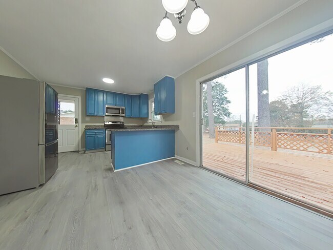 Foto del edificio - 285 Decatur Dr