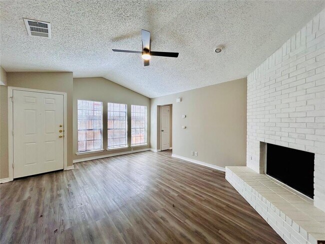 Building Photo - 9400 Kempler Dr