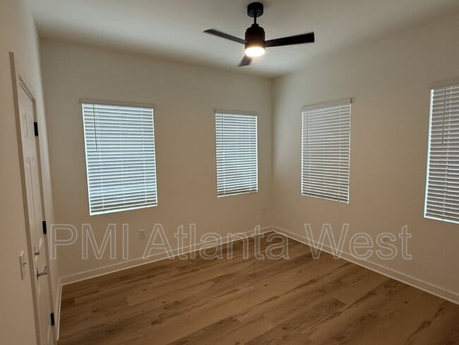 Foto del edificio - 750 Cascade Pl SW
