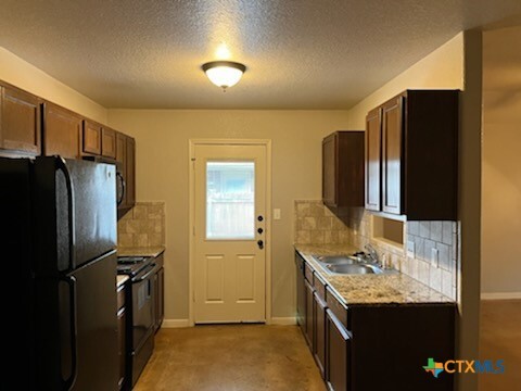 Foto del edificio - 4409 Brutus Ln