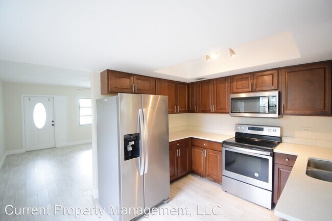 Building Photo - 4521 Fluvia Ave