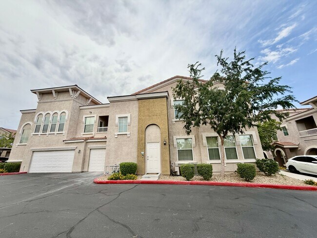 Building Photo - BEAUTIFULLY REMODELED 1 BEDROOM DOWNSTAIRS...