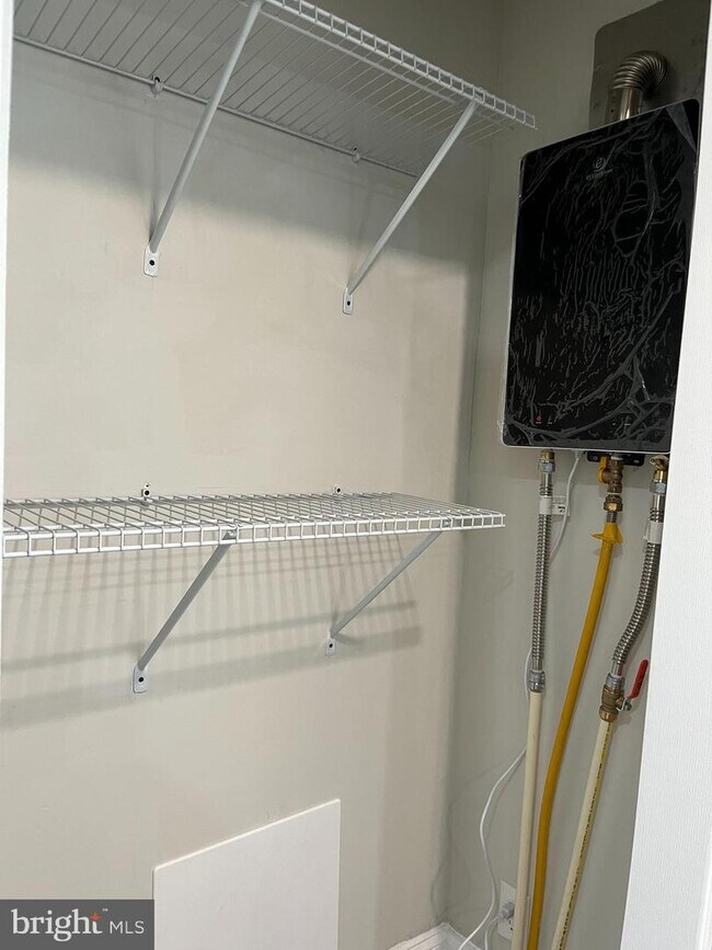 Building Photo - 4013 7th St NE