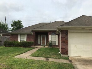 Building Photo - 2922 Russett Pl W