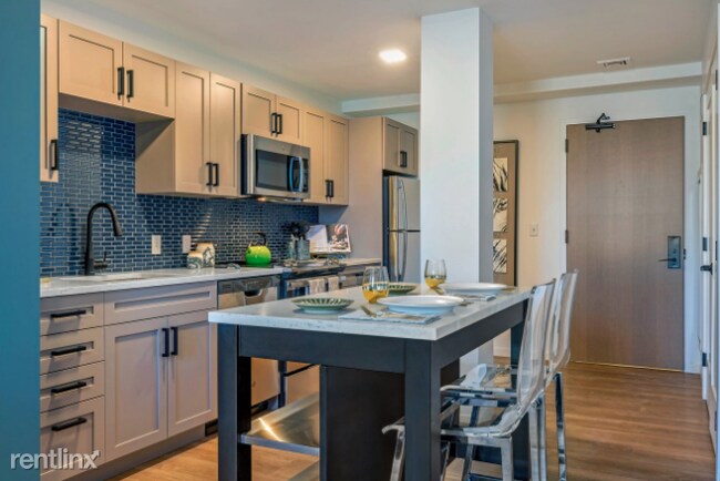 Building Photo - 1 br, 1 bath  - 205 S Huntington Ave