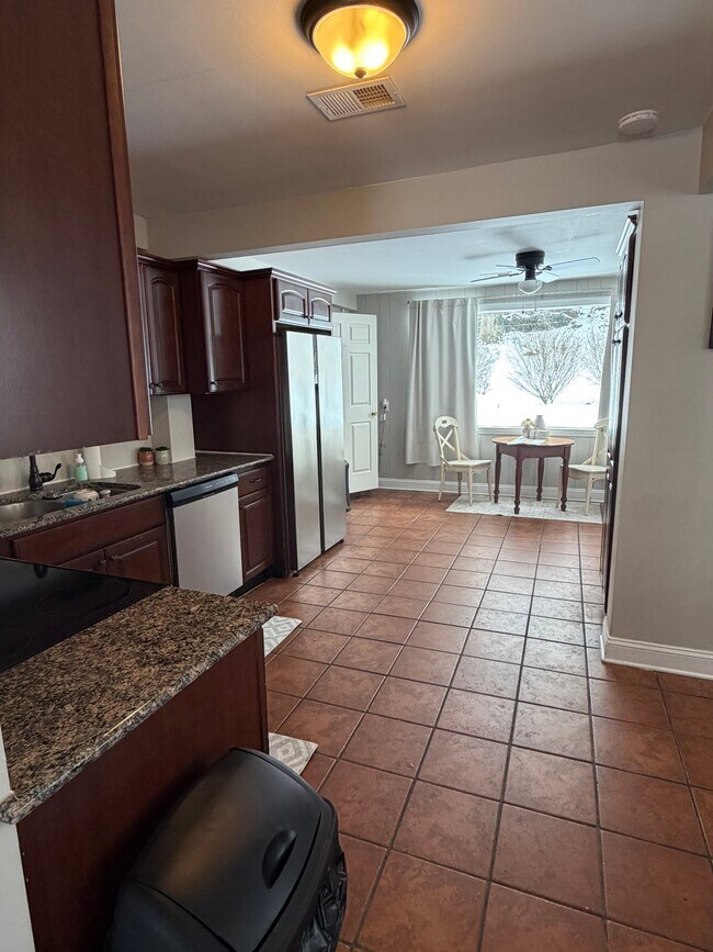 Foto del edificio - 322 Sequoyah Dr