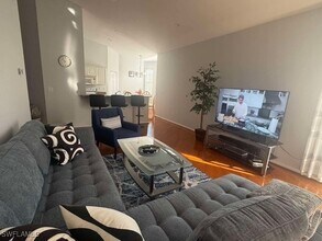 Building Photo - 6255 Wilshire Pines Cir