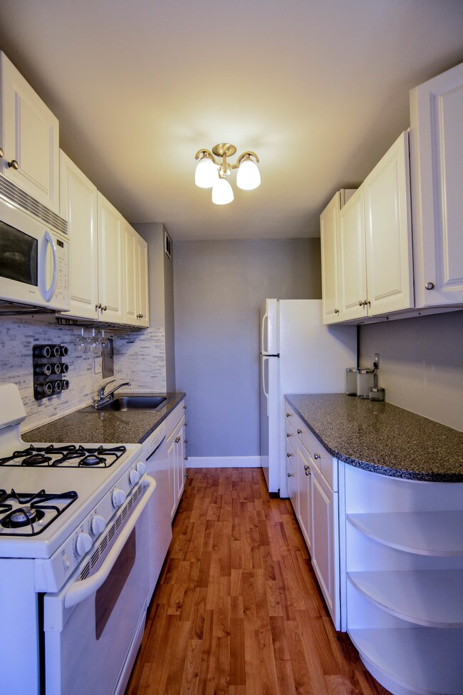 Foto del edificio - 1200 S Arlington Ridge Rd