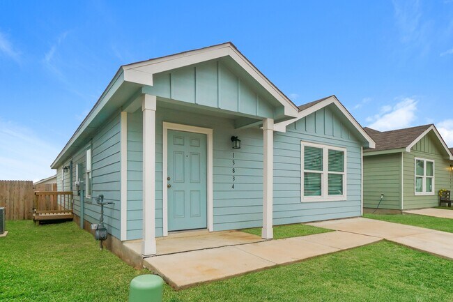 Foto del edificio - 13834 Goat Cv