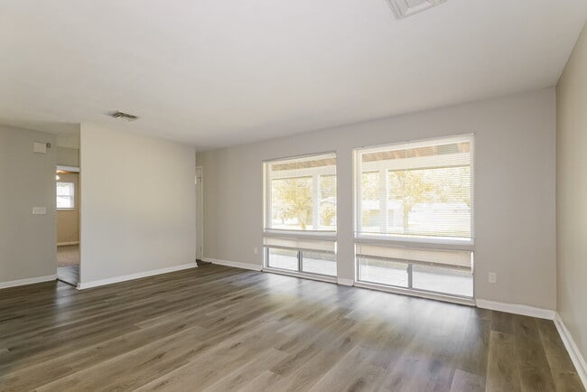 Building Photo - 3160 Hargrove Ln