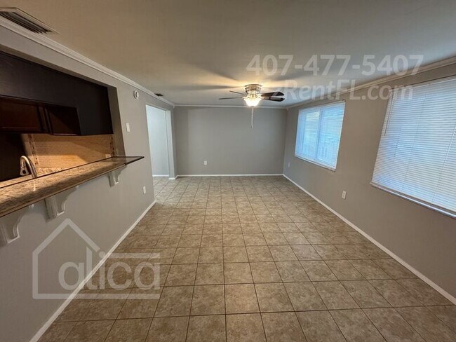 Foto del edificio - 5631 Canosa Dr