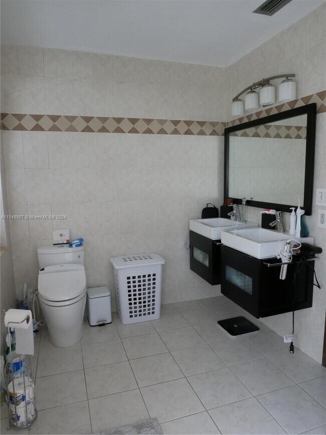 Foto del edificio - 1060 NW 110th Ln