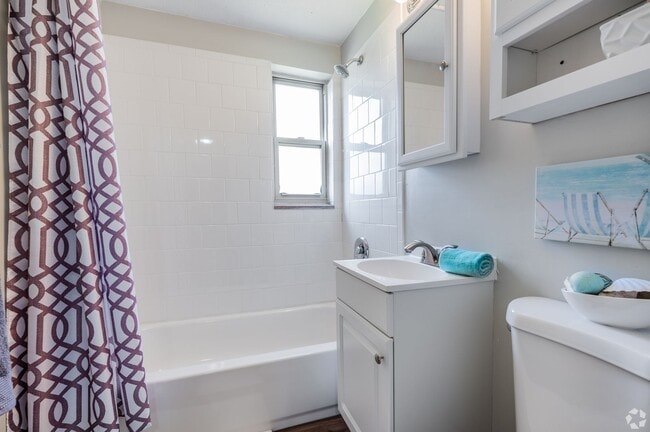 Interior Photo - Cloverleaf Village Apartments