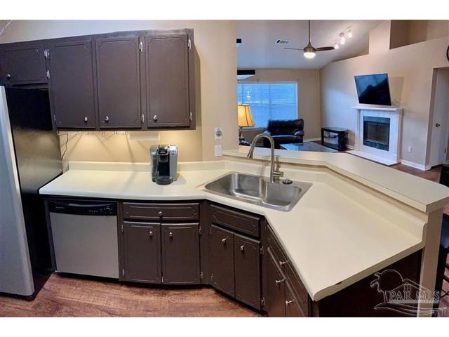 Foto del edificio - 2060 Cambridge Cir